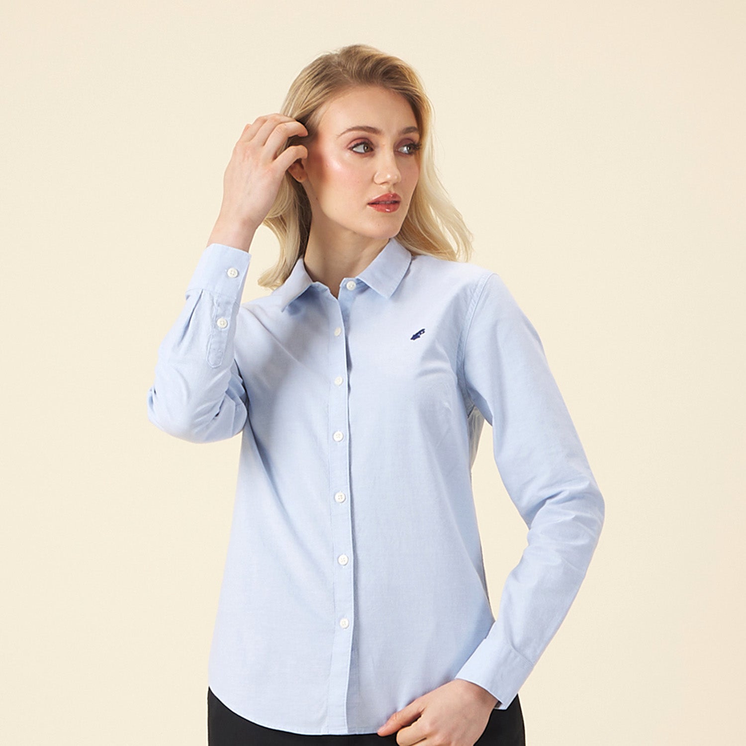 GIORDANO Women's Frog Stretch Oxford Acute Collar Long Sleeves Slim Fit Shirt (05345022)