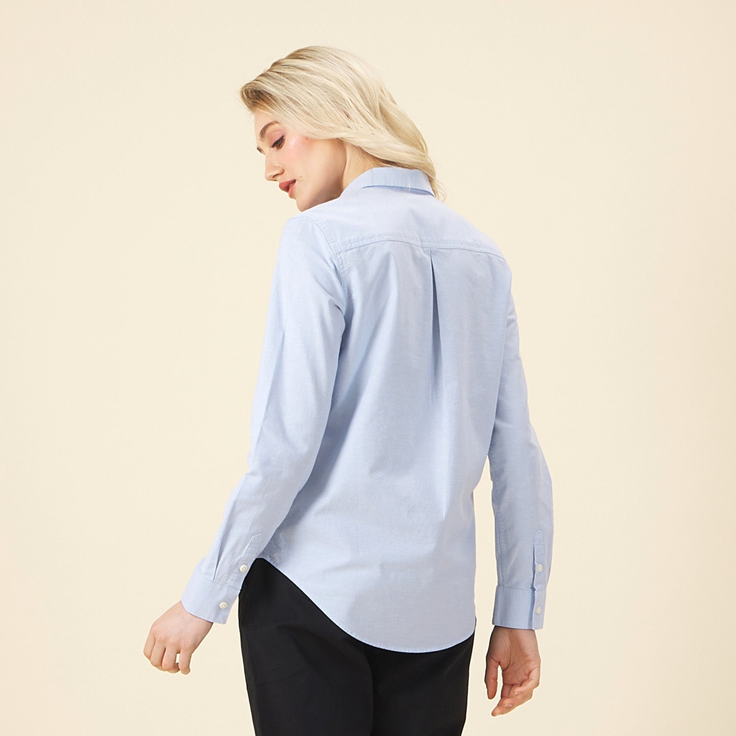 GIORDANO Women's Frog Stretch Oxford Acute Collar Long Sleeves Slim Fit Shirt (05345022)