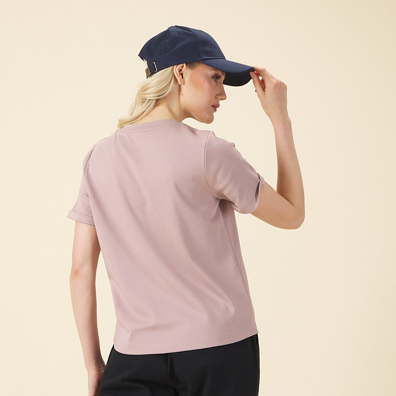 GIORDANO Women's Cotton Crew Neck Comfort Fit Pocket Resistant Tee (05325203)