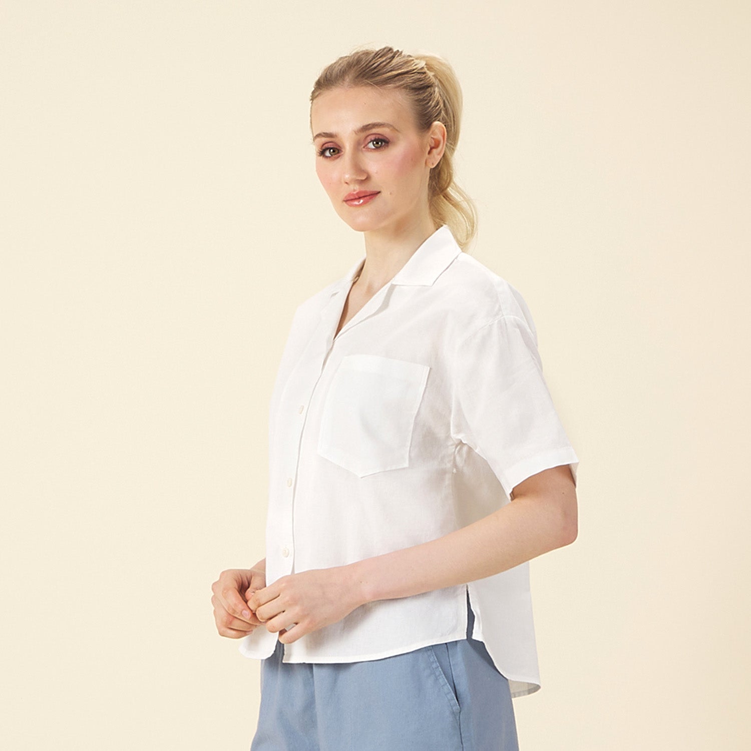 GIORDANO Women's Cotton Linen Notch Collar Short Sleeves Loose Fit Shirt (05345213)