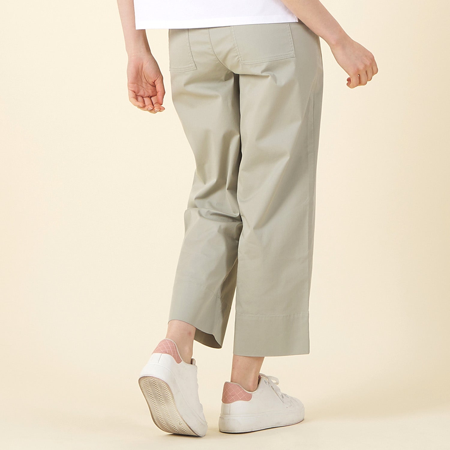 GIORDANO Women's High Waist Regular Straight Audrey Cropped Pants (05425203)