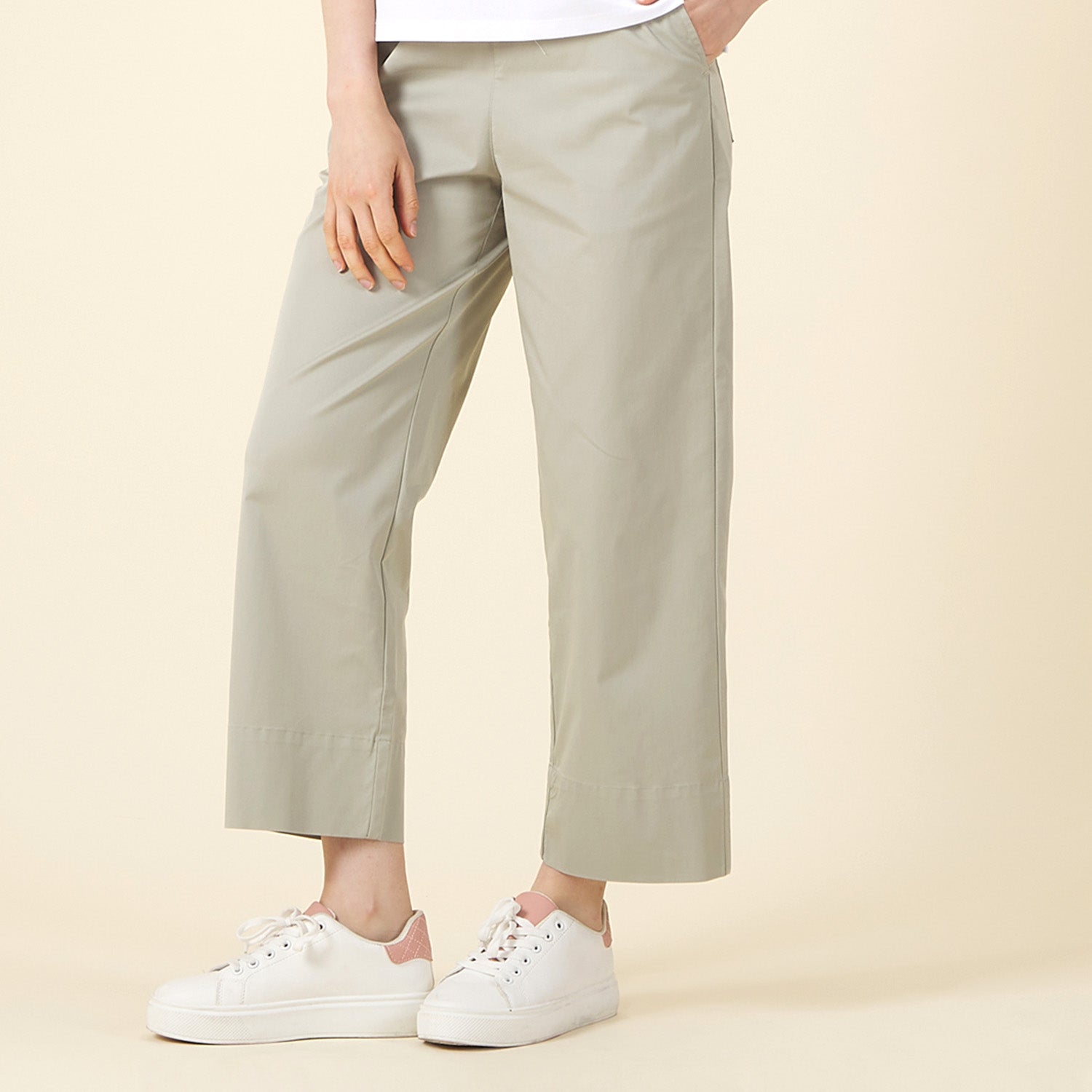 GIORDANO Women's High Waist Regular Straight Audrey Cropped Pants (05425203)