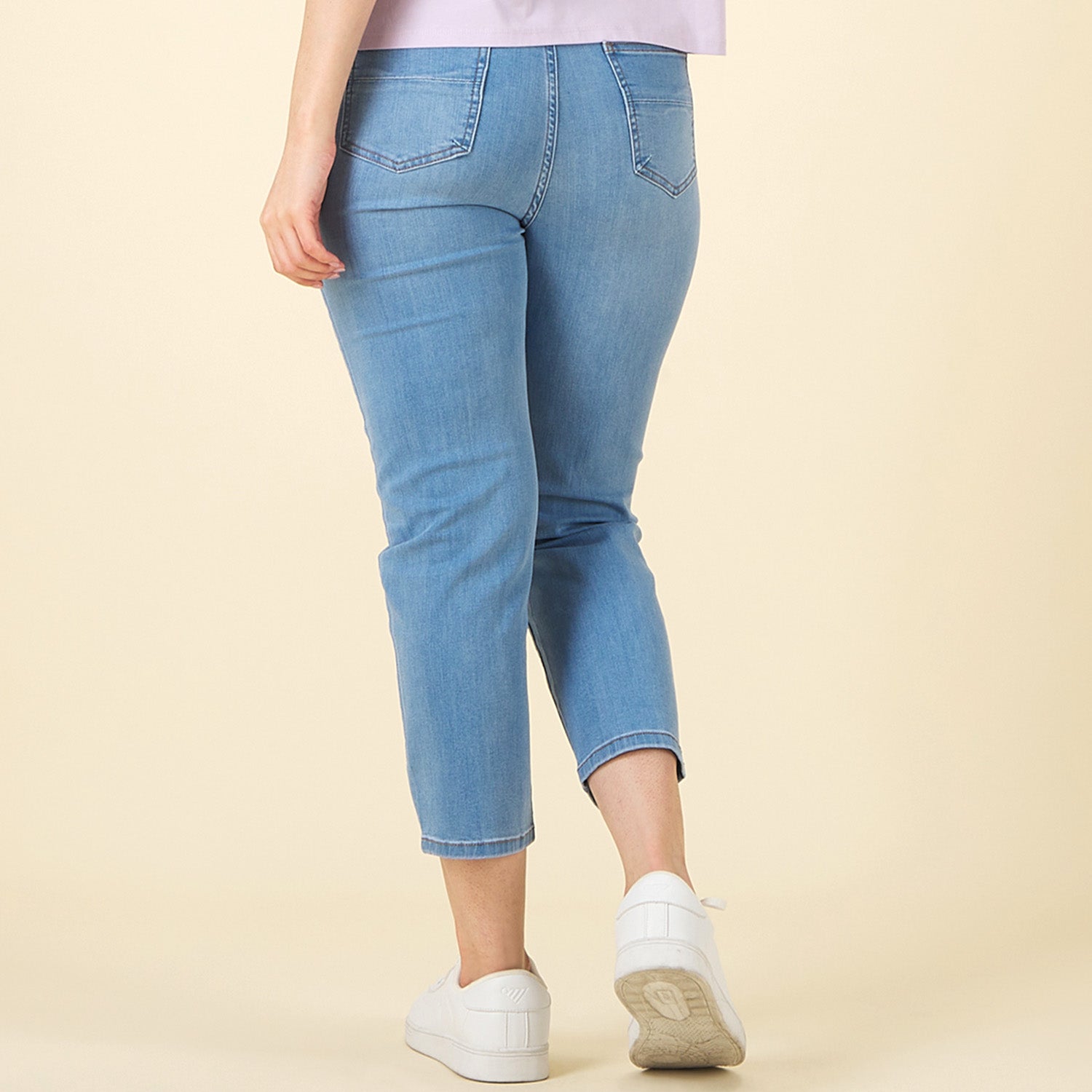 GIORDANO Women's High Waist Regular Straight Denim Pants (05425010)