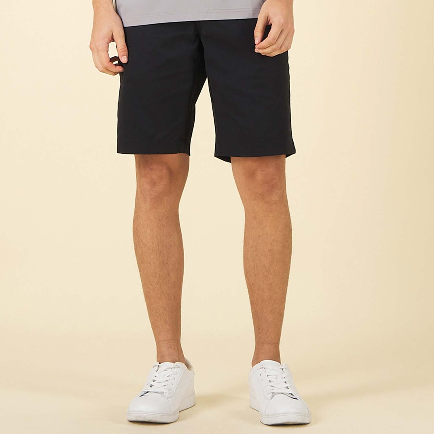 GIORDANO Men's Cotton Spandex Twill Low Rise Slim Tapered Fit Bermuda Shorts (01105202)