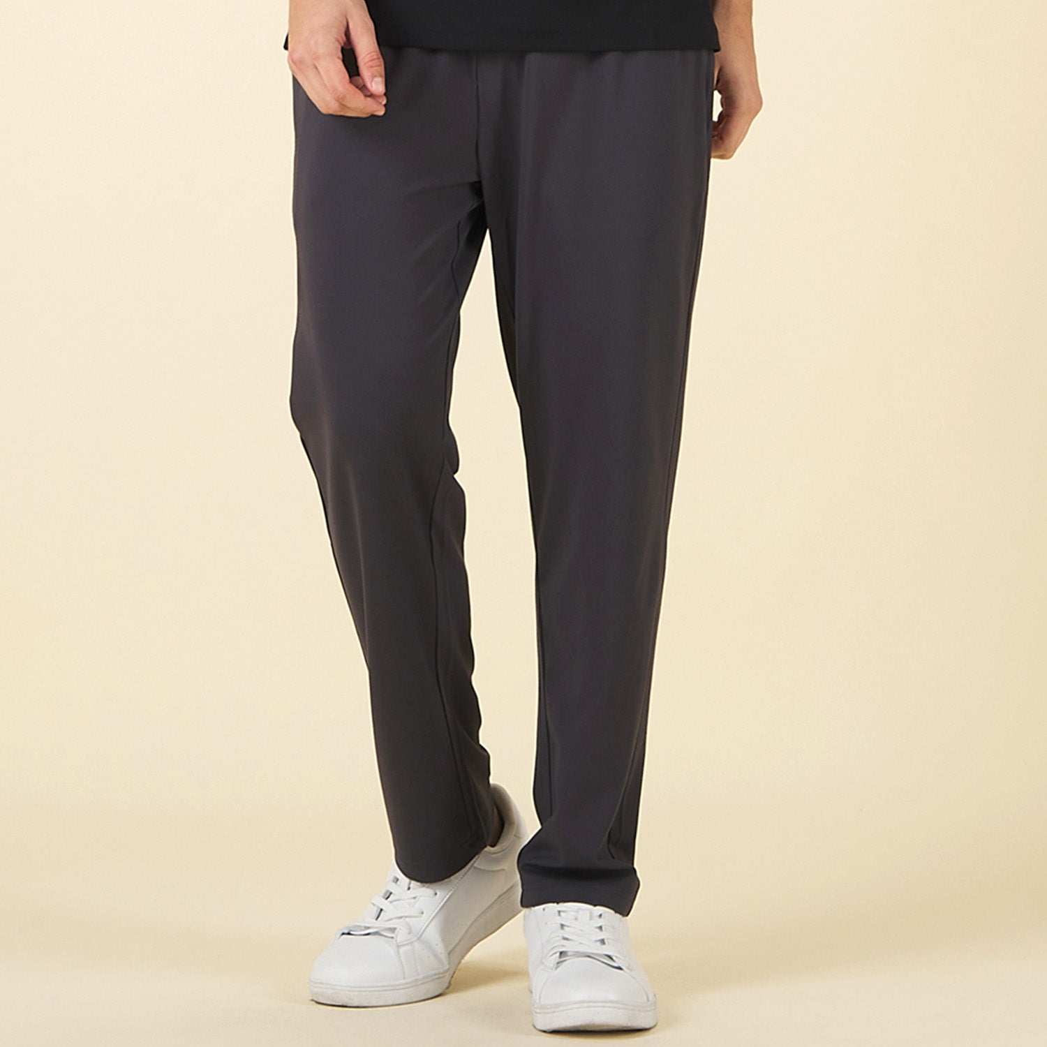 GIORDANO Men's Mid Rise Slim Straight Jogger Pants (01115130)