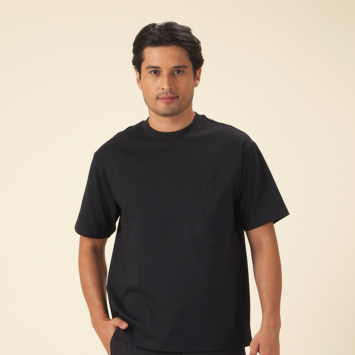 GIORDANO Men's Crew Neck Relax Fit Pocket Tee (01025208)