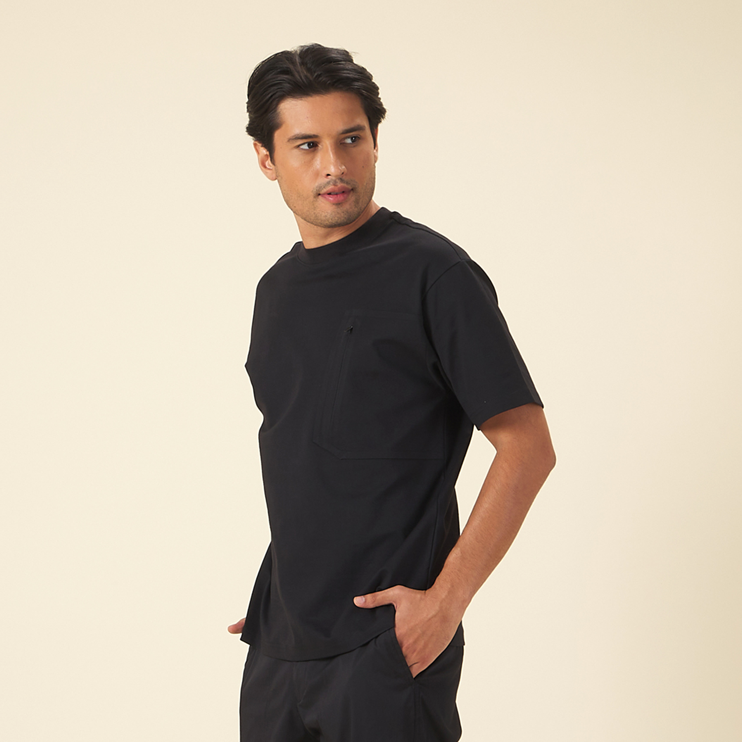 GIORDANO Men's Crew Neck Relax Fit Pocket Tee (01025208)