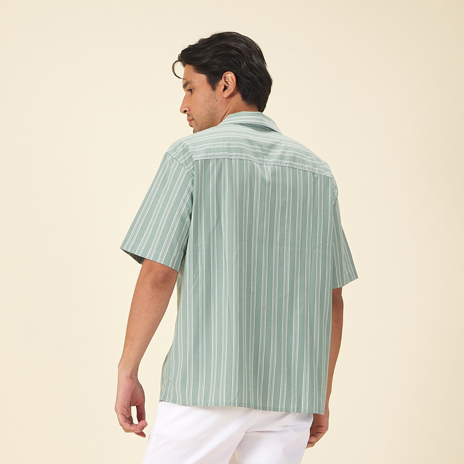 GIORDANO Men's Twill Relax Fit Short Sleeves Shirt (01045234)