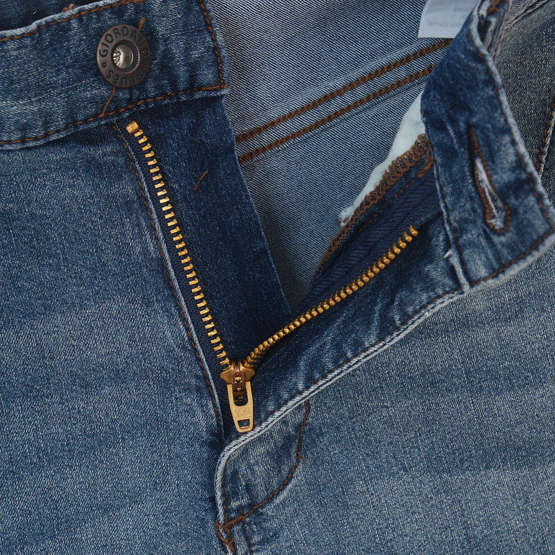 GIORDANO Men's Cotton Nylon Spandex Denim Mid Rise Relax Straight Fit Jeans (01116013)