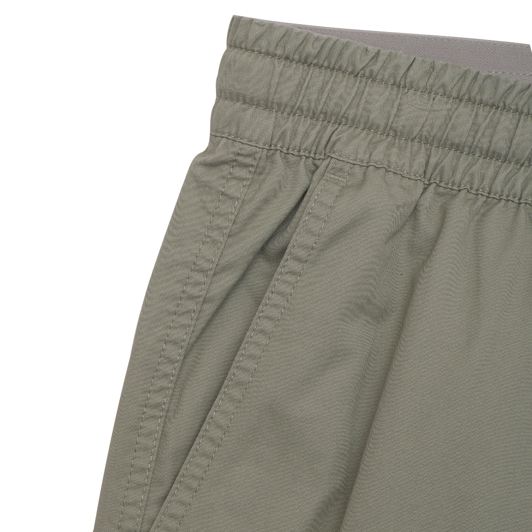 GIORDANO Men's Classic Man  Cotton Twill Mid Rise Slim Tapered Fit Bermuda Shorts (01105205)