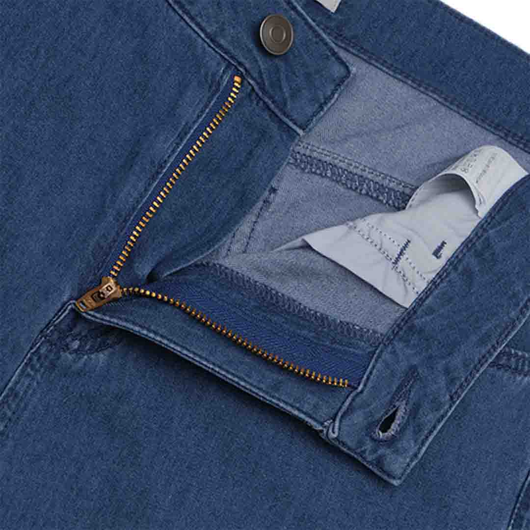 GIORDANO Women's Beau Monde Mid Rise Regular Fit Denim Pants (13425204)