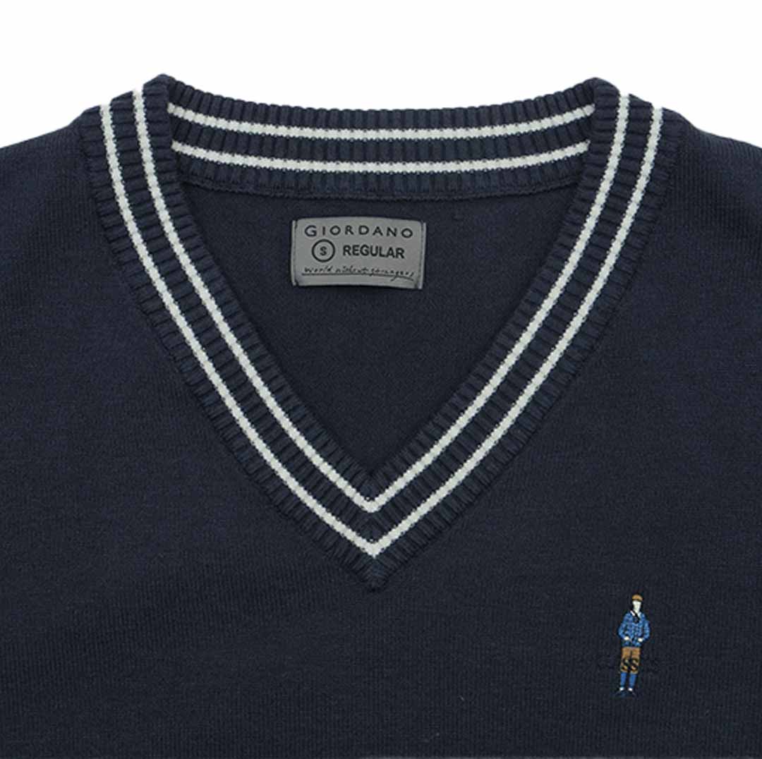 GIORDANO Men's Classic Man V-Neck Pullover (01055617)