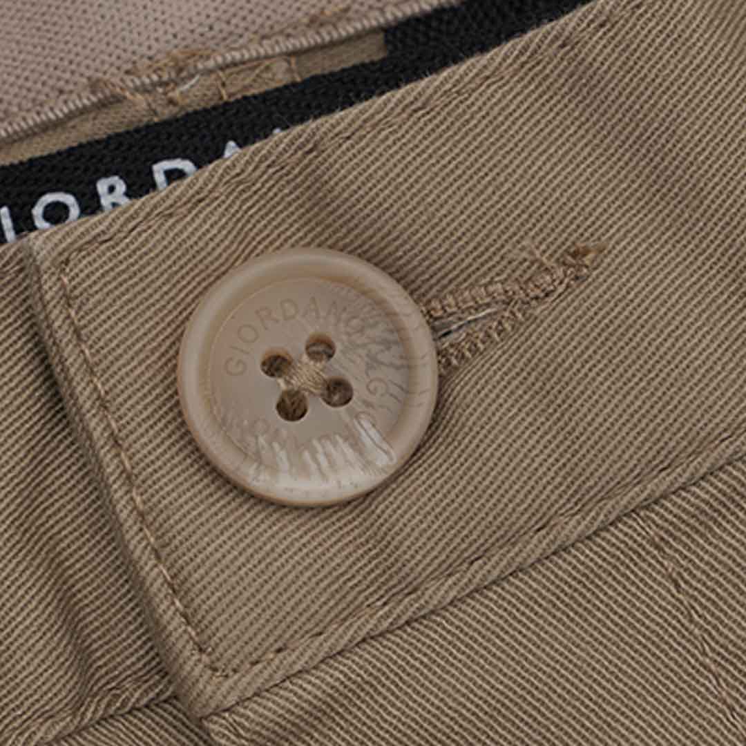 GIORDANO Men's Twill Low Rise Slim Tapered Easy Care Crop Pants (01125006)